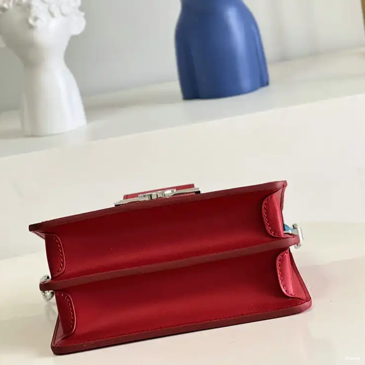 Bag 2205YA0010 LV 0717